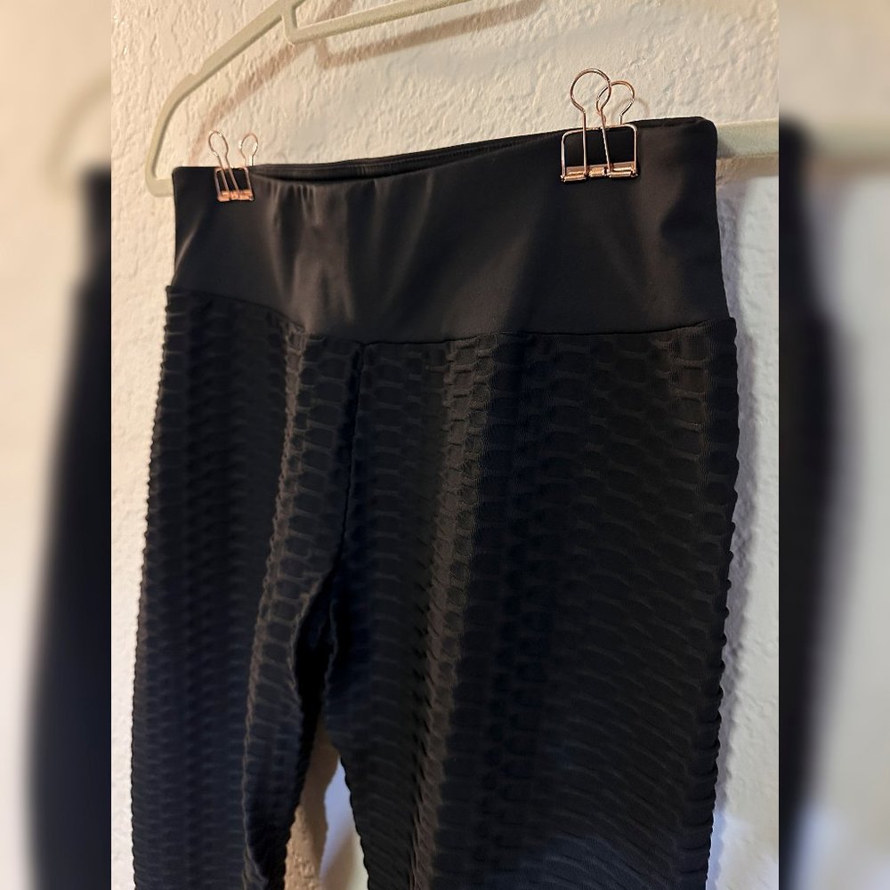 ViCherub Booty Poppin’ Scrunch Butt, Textured Black Leggings